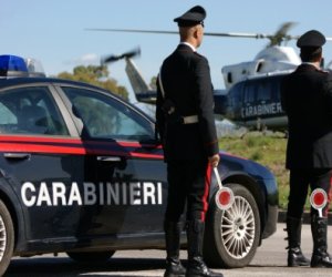 https://www.tp24.it/immagini_articoli/03-01-2018/1514981550-0-castelvetrano-fuoco-unauto-parcheggio-centesimo-preso-carabinieri.jpg
