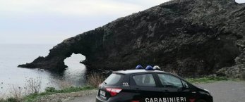 https://www.tp24.it/immagini_articoli/03-03-2021/1614775026-0-va-di-matto-al-pronto-soccorso-e-aggredisce-i-carabinieri-arrestato-a-pantelleria.jpg