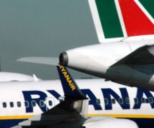 https://www.tp24.it/immagini_articoli/03-04-2018/1522740806-0-trasporto-aereo-alitalia-costante-declino-ryanair-prima-compagnia-italia.jpg