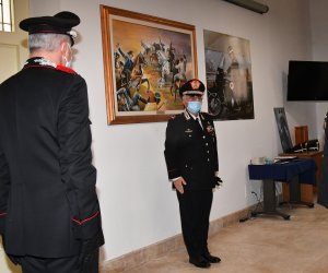 https://www.tp24.it/immagini_articoli/03-12-2021/1638548110-0-carabinieri-di-trapani-visitati-dal-comandante-di-legione-regionale.jpg
