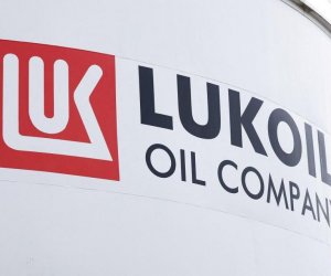 https://www.tp24.it/immagini_articoli/03-12-2022/1670049291-0-italy-puts-sicily-lukoil-run-refinery-into-state-supervision.jpg