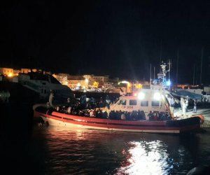 https://www.tp24.it/immagini_articoli/04-02-2023/1675491648-0-ten-migrants-die-of-hunger-and-cold-on-boat-at-sea.jpg