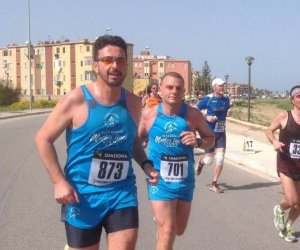 https://www.tp24.it/immagini_articoli/04-04-2016/1459786699-0-atleti-marsalesi-alla-maratona-di-milano.jpg