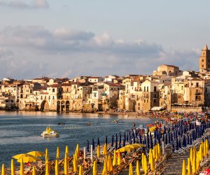 https://www.tp24.it/immagini_articoli/04-07-2022/1656958113-0-le-vacanze-in-sicilia-sono-diventate-costosissime.jpg