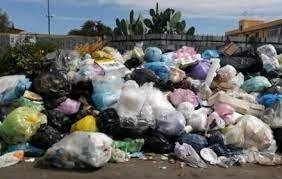 https://www.tp24.it/immagini_articoli/04-11-2023/1699054093-0-sicilia-75mila-tonnellate-di-rifiuti-vanno-in-finlandia.jpg
