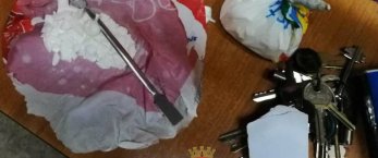 https://www.tp24.it/immagini_articoli/04-12-2019/1575452955-0-trasportava-grammi-cocaina-arrestato-corriere-droga-alcamo.jpg