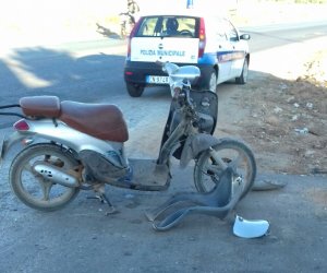 https://www.tp24.it/immagini_articoli/06-09-2017/1504684550-0-petrosinomazara-violento-scontro-scooter-automobile.jpg