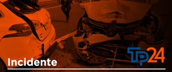 https://www.tp24.it/immagini_articoli/06-12-2023/1701854168-0-marsala-incidente-tra-scooter-e-auto-di-fronte-al-parcheggio-del-salato.jpg
