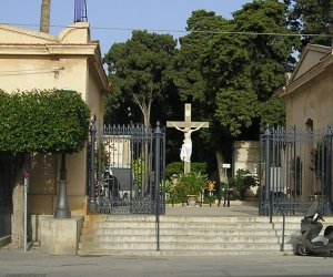 https://www.tp24.it/immagini_articoli/07-06-2022/1654585497-0-c-e-un-errore-nella-lapide-in-memoria-di-antonio-strazzera-al-cimitero-di-trapani.jpg