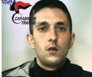 https://www.tp24.it/immagini_articoli/08-12-2017/1512737142-0-carabinieri-azione-castelvetrano-controlli-denunce-arresti.jpg