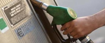 https://www.tp24.it/immagini_articoli/09-01-2023/1673257417-0-caro-carburante-ci-risiamo-in-sicilia-un-litro-di-benzina-arriva-a-costare-nbsp-2-599-euro.jpg