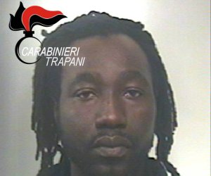 https://www.tp24.it/immagini_articoli/09-04-2018/1523271089-0-vendeva-dosi-droga-arrestato-salemi-giovane-originario-gambia.jpg