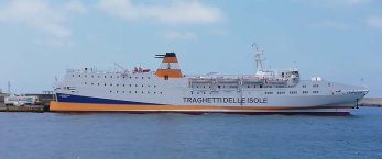 https://www.tp24.it/immagini_articoli/09-04-2024/1712648796-0-pantelleria-arriva-la-nave-ma-e-per-i-migranti-poi-lo-stop-nbsp.jpg