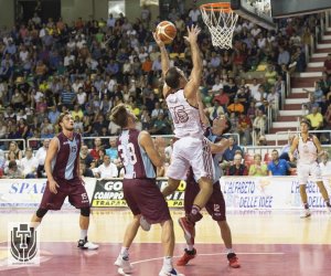 https://www.tp24.it/immagini_articoli/09-12-2016/1481273798-0-basket-pallacanestro-trapani-sconfitta-meritata-al-palatiziano-di-roma.jpg