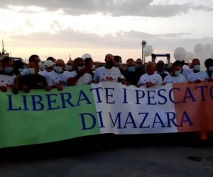 https://www.tp24.it/immagini_articoli/11-12-2020/1607700664-0-l-anpi-sicilia-liberate-i-pescatori-di-mazara-solidarieta-alle-famiglie.jpg