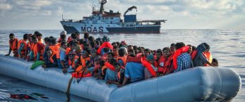 https://www.tp24.it/immagini_articoli/12-07-2017/1499877783-0-arrivate-trapani-persone-salvate-mare.jpg