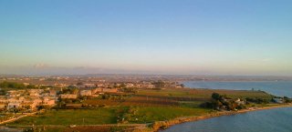 https://www.tp24.it/immagini_articoli/13-08-2022/1660388677-0-case-vacanza-prezzi-stabili-in-sicilia-boom-per-il-kite-a-marsala.jpg