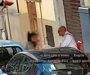 https://www.tp24.it/immagini_articoli/13-10-2020/1602567073-0-sicilia-i-commercianti-si-ribellano-alla-mafia-20-arresti-nbsp.png