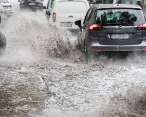 https://www.tp24.it/immagini_articoli/13-11-2019/1573626410-0-maltempo-sicilia-pioggia-vento-forte-danni-previsioni.jpg