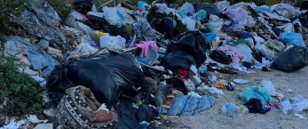 https://www.tp24.it/immagini_articoli/14-05-2022/1652553395-0-amabilina-il-quartiere-di-marsala-di-nuovo-invaso-dai-rifiuti.jpg