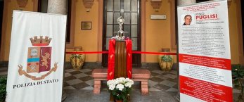https://www.tp24.it/immagini_articoli/14-06-2023/1686735356-0-la-reliquia-di-don-pino-piglisi-esposta-in-cattedrale-a-mazara.jpg