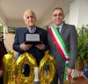 https://www.tp24.it/immagini_articoli/15-05-2023/1684179282-0-castellammare-nonno-sebastiano-compie-100-anni.jpg