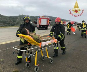 https://www.tp24.it/immagini_articoli/15-12-2018/1544885365-0-pantelleria-aereo-atterra-prende-fuoco-solo-esercitazione.jpg