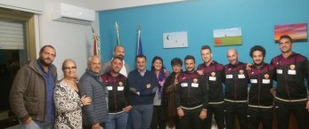 https://www.tp24.it/immagini_articoli/16-11-2017/1510854309-0-bianco-arancio-petrosino-squadra-incontra-sindaco-giacalone.jpg
