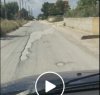 https://www.tp24.it/immagini_articoli/17-05-2018/1526576688-0-marsala-slalom-buche-strada-bufalata-video-virale.jpg