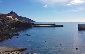 https://www.tp24.it/immagini_articoli/17-08-2019/1566040721-0-pantelleria-sversamenti-mare-acque-putride-porto-scauri.jpg