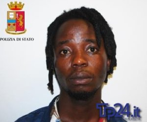 https://www.tp24.it/immagini_articoli/17-10-2018/1539774695-0-trasportava-droga-arrestato-giovane-immigrato-alcamo.jpg