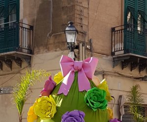 https://www.tp24.it/immagini_articoli/19-04-2019/1555694899-0-castellammare-pasqua-fiore-centro-storico-concorso-decora-luovo.jpg
