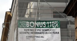 https://www.tp24.it/immagini_articoli/19-04-2024/1713480649-0-superbonus-lo-stop-fa-bene-ai-conti-pubblici-ma-in-sicilia-imprese-in-rivolta.jpg