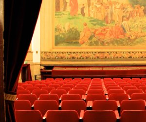 https://www.tp24.it/immagini_articoli/20-01-2019/1547976527-0-regione-milioni-euro-piccoli-teatri-siciliani.jpg