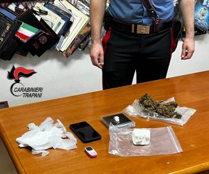 https://www.tp24.it/immagini_articoli/20-10-2022/1666251901-0-spacciatore-di-cocaina-e-marijuana-arrestato-a-pantelleria.jpg