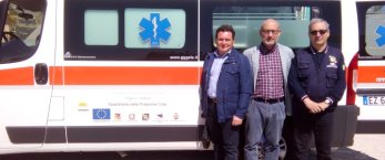 https://www.tp24.it/immagini_articoli/21-04-2016/1461220376-0-pantelleria-consegnata-l-ambulanza-dell-asp.jpg