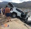 https://www.tp24.it/immagini_articoli/21-08-2018/1534863557-0-incidente-porticciolo-bonagia-jeep-rimane-bilico-banchina-barca.jpg