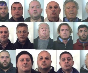 https://www.tp24.it/immagini_articoli/22-11-2017/1511330586-0-suspected-mobsters-arrested-sicily.jpg