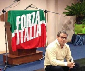 https://www.tp24.it/immagini_articoli/23-06-2020/1592936608-0-il-declino-di-forza-italia-in-sicilia-micciche-l-uomo-solo-al-comando-di-un-partito-in-frantumi.jpg
