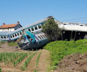 https://www.tp24.it/immagini_articoli/24-05-2018/1527153400-0-ennesimo-incidente-ferroviario-italia-morti-feriti-torinoivrea.jpg
