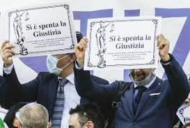 https://www.tp24.it/immagini_articoli/24-06-2020/1592976758-0-sicilia-protestano-gli-avvocati-tutto-fermo-per-il-covid.jpg