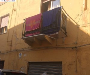 https://www.tp24.it/immagini_articoli/24-08-2017/1503564229-0-marsala-spezza-balcone-casa-cade-strada-uomo-prognosi-riservata.jpg