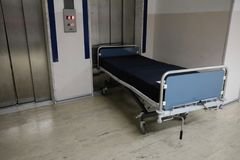 https://www.tp24.it/immagini_articoli/24-09-2018/1537767067-0-villa-sofia-infarto-ascensore-blocca-donna-muore-ospedale.jpg