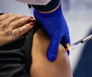 https://www.tp24.it/immagini_articoli/25-05-2021/1621955458-0-sicilia-sempre-ultima-per-vaccini-anti-covid.jpg