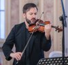 https://www.tp24.it/immagini_articoli/25-11-2020/1606304460-0-un-brano-del-violinista-davide-alogna-colonna-sonora-del-film-il-talento-del-calabrone.jpg