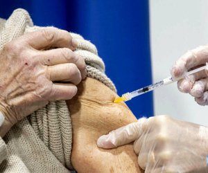 https://www.tp24.it/immagini_articoli/25-11-2021/1637849719-0-13-mila-morti-a-causa-del-vaccino-ma-e-l-ennesima-bufala-sul-vaers-dei-no-vax.jpg