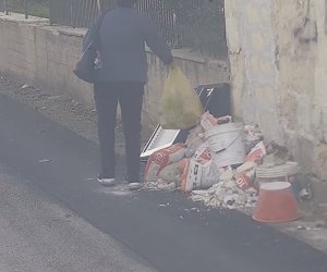 https://www.tp24.it/immagini_articoli/26-04-2022/1650992727-0-trapani-rifiuti-abbandonati-in-strada-fioccano-le-multe.png