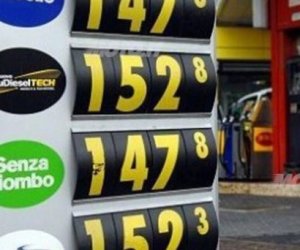 https://www.tp24.it/immagini_articoli/26-04-2023/1682530067-0-carburanti-anche-in-sicilia-le-nuove-regole-sui-cartelli-dei-prezzi.jpg