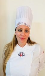 https://www.tp24.it/immagini_articoli/26-09-2023/1695710727-0-la-trapanese-rosi-napoli-alla-guida-delle-lady-chef-in-sicilia.jpg