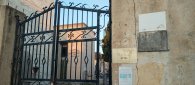 https://www.tp24.it/immagini_articoli/27-09-2023/1695792129-0-messina-denaro-ultimo-atto-la-salma-al-cimitero-di-castelvetrano-aggiornamenti.jpg